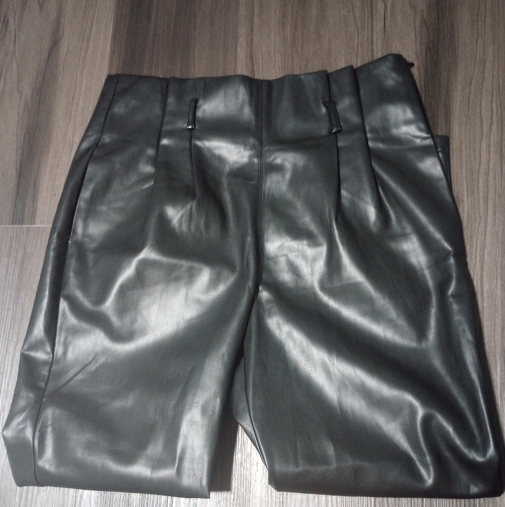 Dolce Cabo Vegan Leather Pants‎